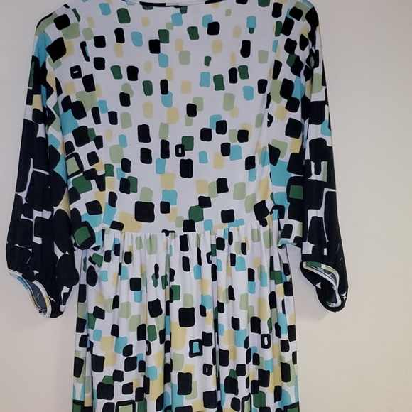 En focus Studio dress. - Picture 5 of 5